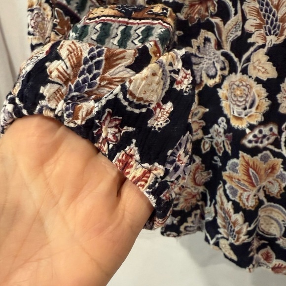 Rachel Zoe Blouse Boho V Neck Crochet Tunic Peasant Blouse Black Floral Size M - Picture 8 of 11